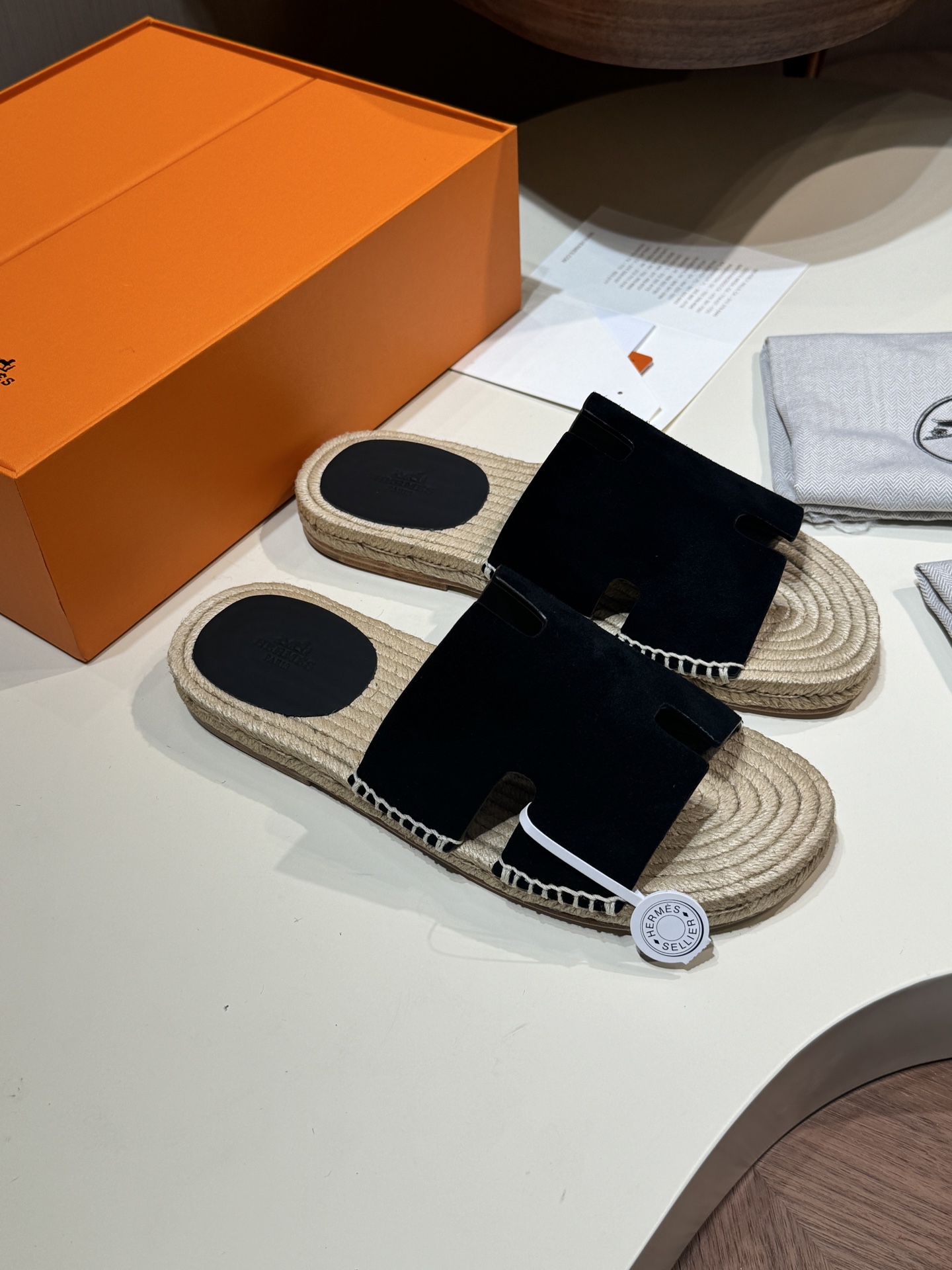 에르메스(Hermes) Antigua 안티구아 카프스킨 에스파듀 슬리퍼 샌들 신발