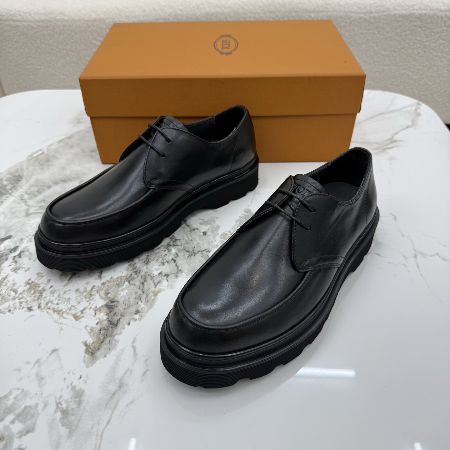 토즈(Tods) 천연 소가죽 정장 & 캐주얼 슈즈 구두 로퍼 신발