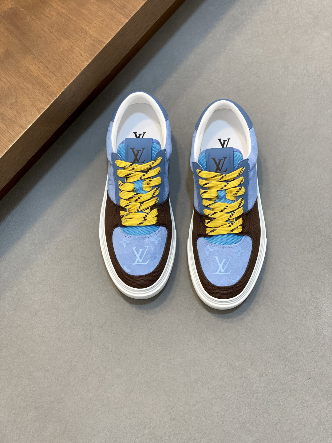 루이비통(LV) 리치 & 나파 카프스킨 스니커즈 신발