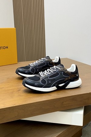 루이비통(LV) 카프스킨 커플 스니커즈 신발