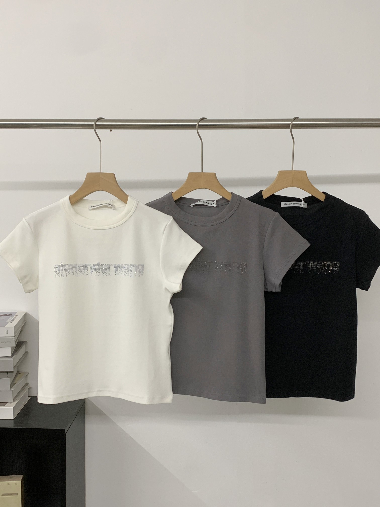 알렉산더왕(Alexander Wang) 다이아 로고 반팔 티셔츠 의류