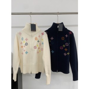루이비통(LV) 컬러 자수 하이넥 니트 스웨터 의류