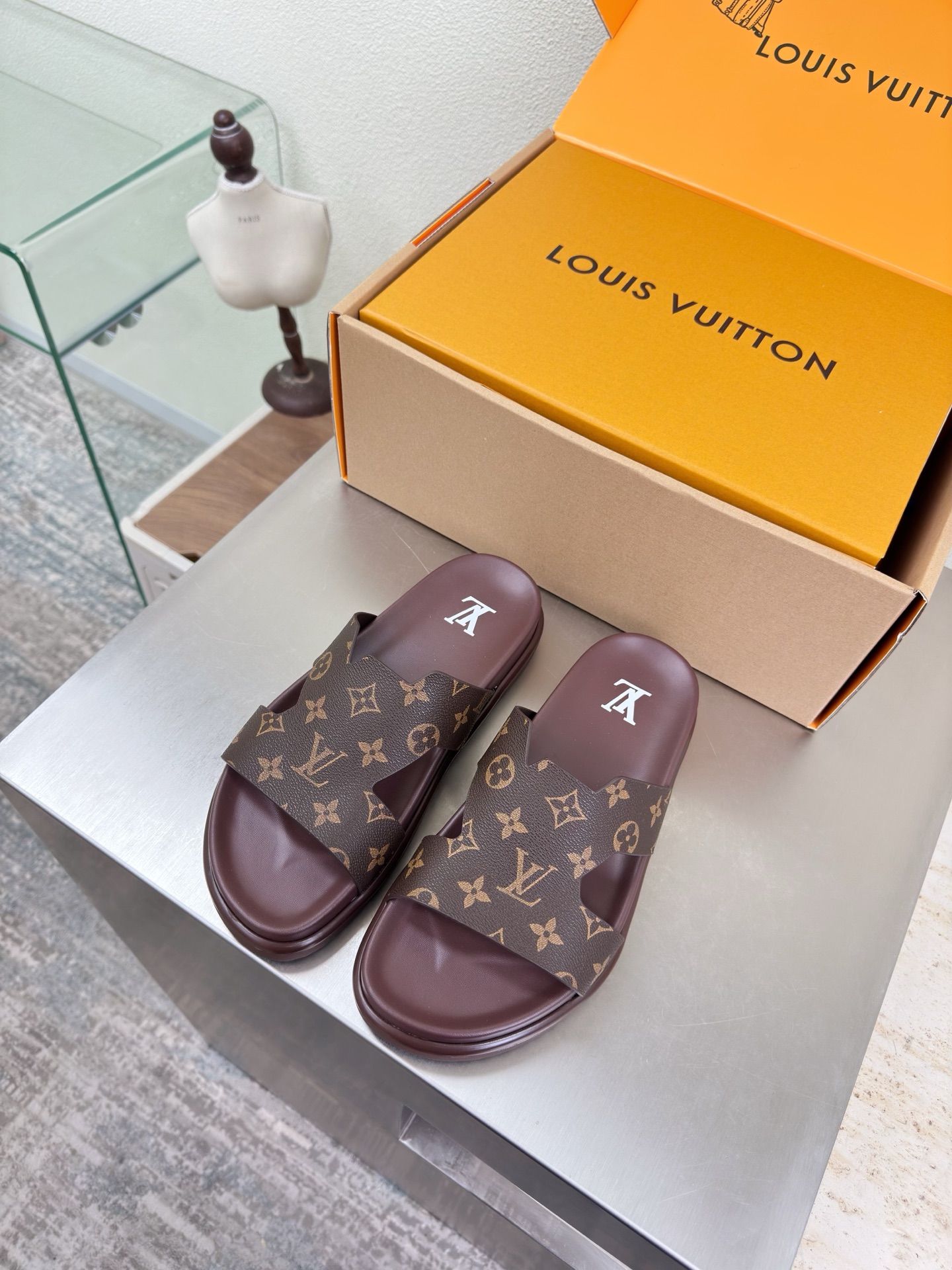 루이비통(LV) 남성 솔 슬리퍼 신발