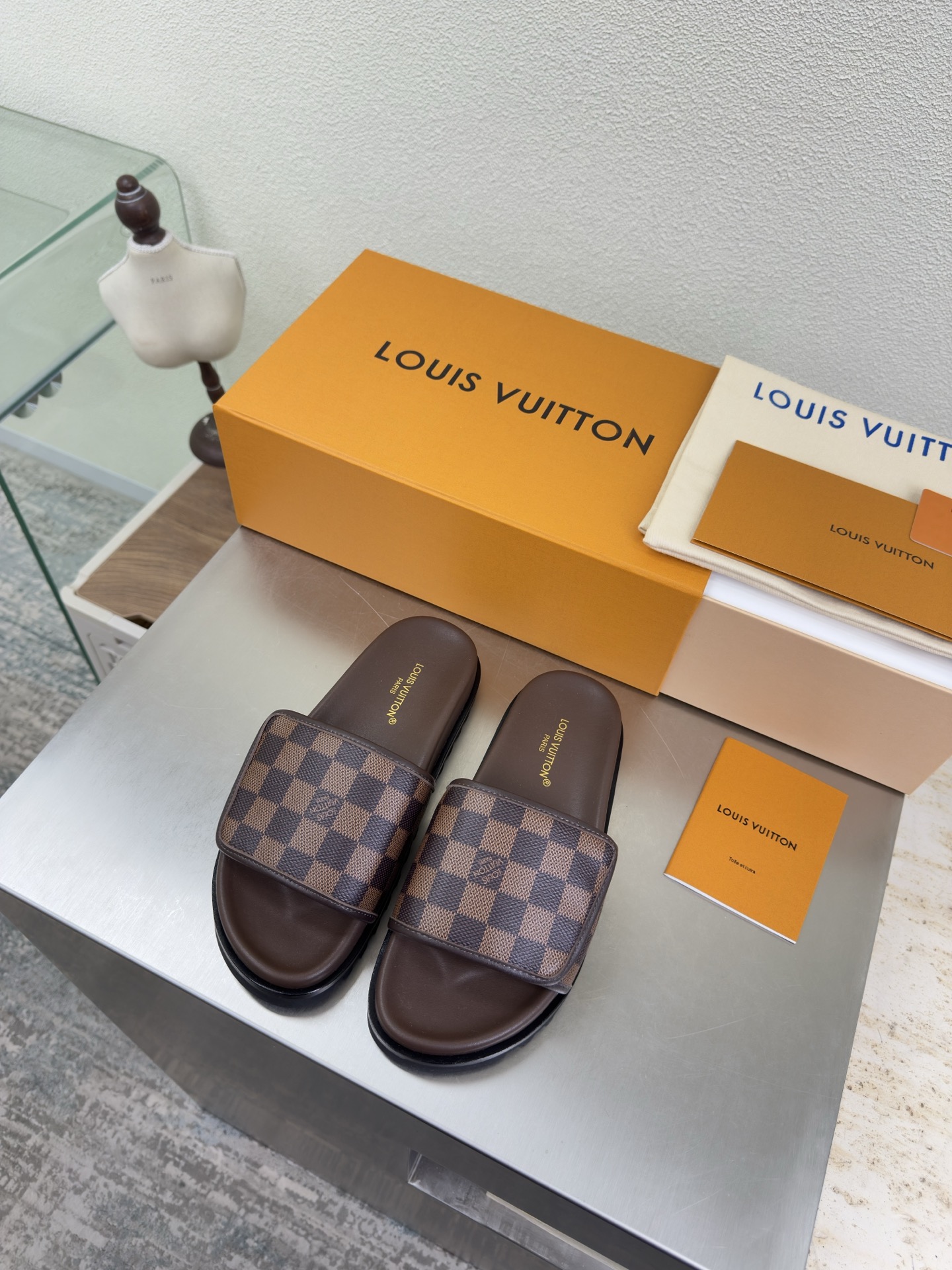 루이비통(LV) 벨크로 남성 슬리퍼 신발