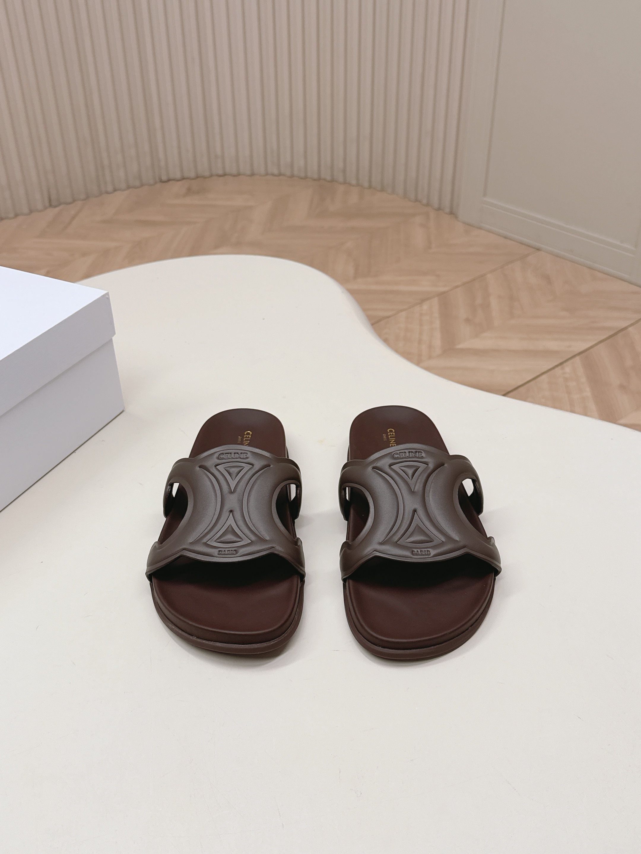 셀린느(CELINE) 트리옹프 슬리퍼 신발