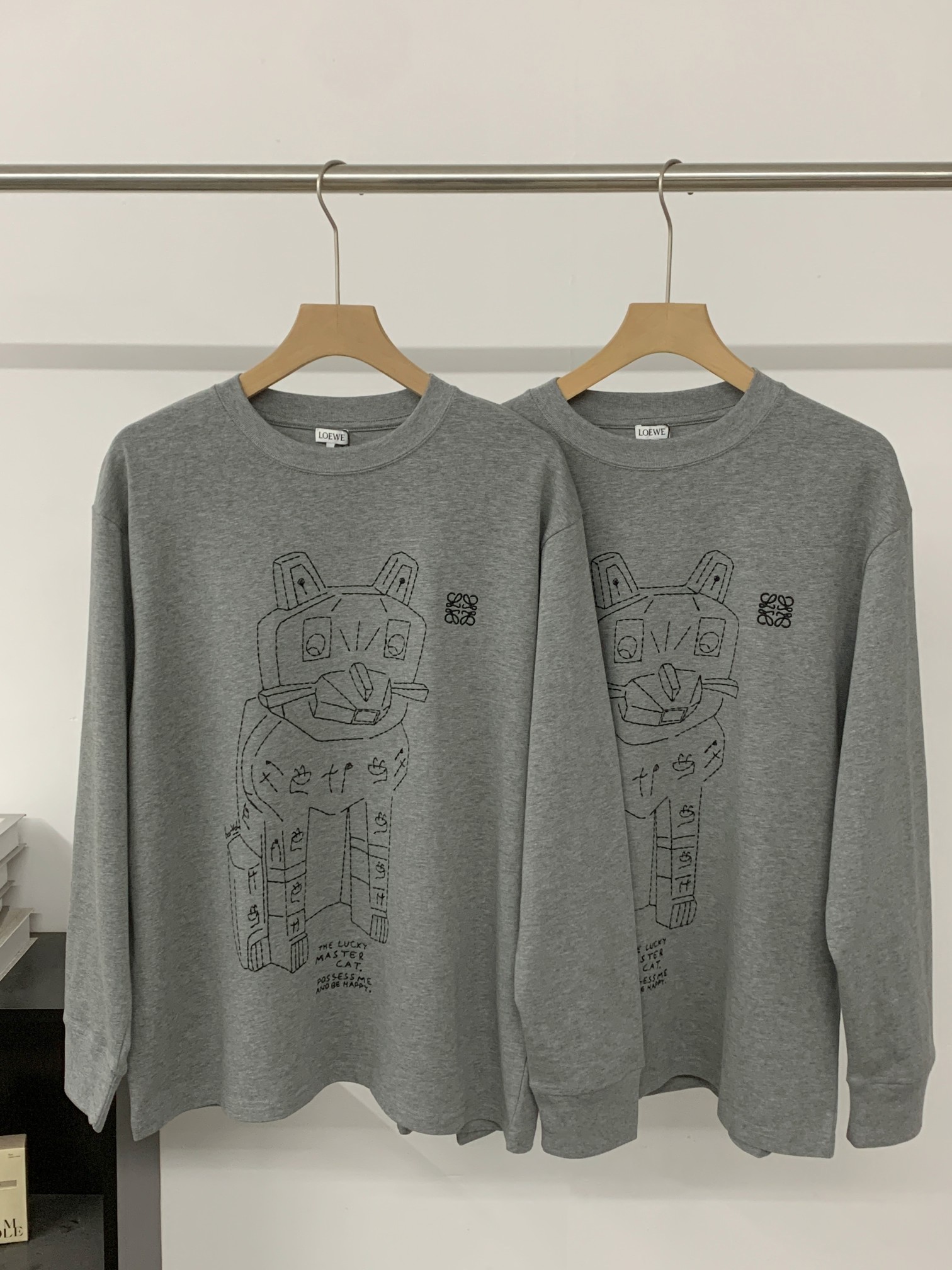 로에베(LOEWE) x 루이스 웨인(Louis Wain) 고양이 긴팔 티셔츠 의류