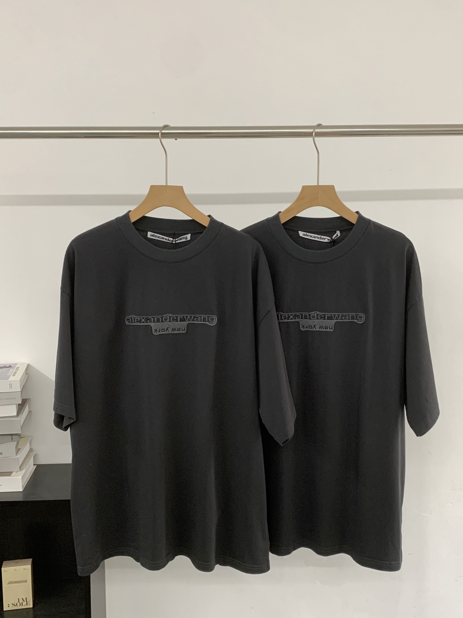 알렉산더왕(Alexander Wang) 펠트 패치 반팔 티셔츠 의류