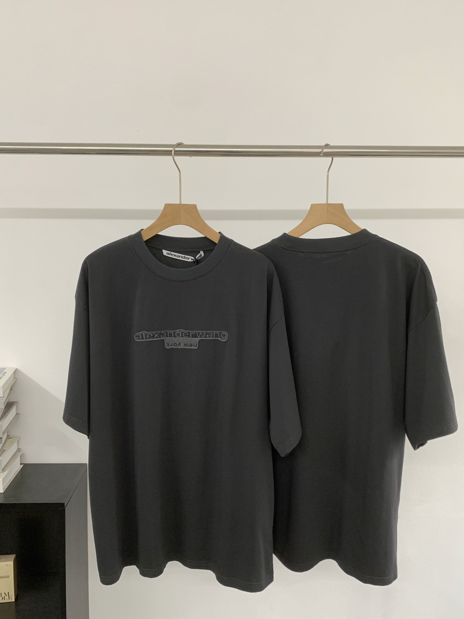 알렉산더왕(Alexander Wang) 펠트 패치 반팔 티셔츠 의류