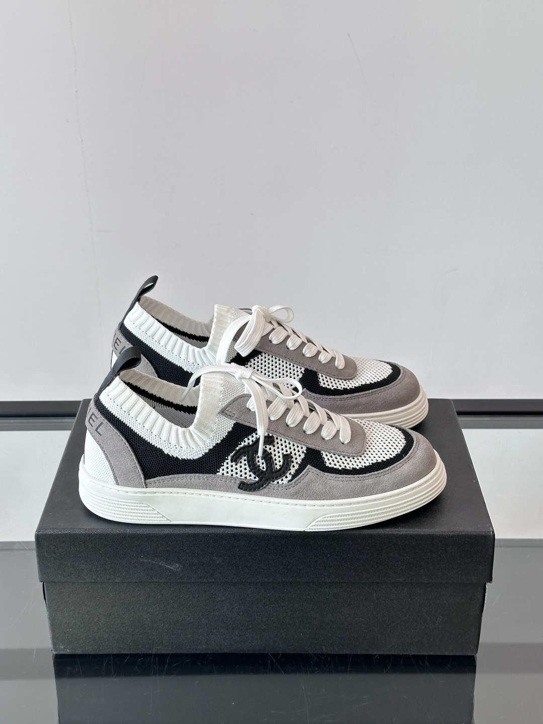 샤넬(Chanel) 클래식 원피스 플라이니트 스니커즈 신발