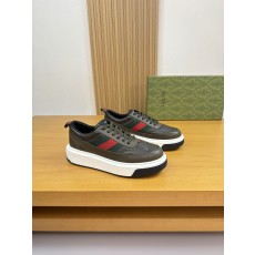 구찌(Gucci) 나파 카프스킨 & 토템 패브릭 스니커즈 신발