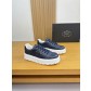 프라다(Prada) 나파 카프스킨 & 메탈 로고 스니커즈 신발
