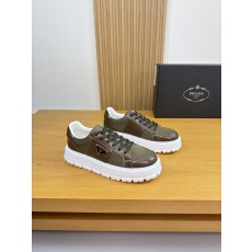 프라다(Prada) 폴리시드 카프스킨 & 실크 캔버스 스니커즈 신발