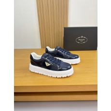 프라다(Prada) 폴리시드 카프스킨 & 실크 캔버스 스니커즈 신발