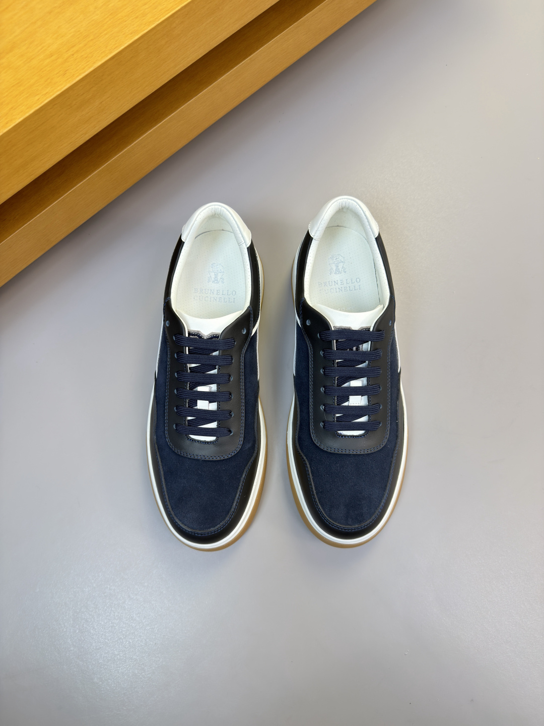 브루넬로 쿠치넬리(Brunello Cucinelli BC) 스웨이드 & 실크 캔버스 스니커즈 신발