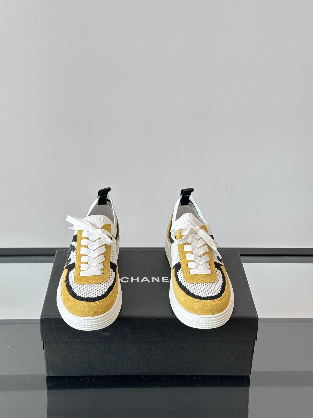 샤넬(Chanel) 클래식 원피스 플라이니트 스니커즈 신발