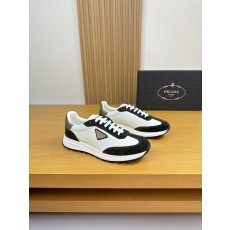 프라다(Prada) 나파 & 스웨이드 하이브리드 로고 스니커즈 신발