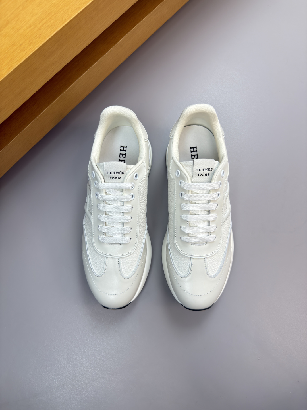 에르메스(Hermes) 나파 가죽 & 실크 캔버스 스니커즈 신발