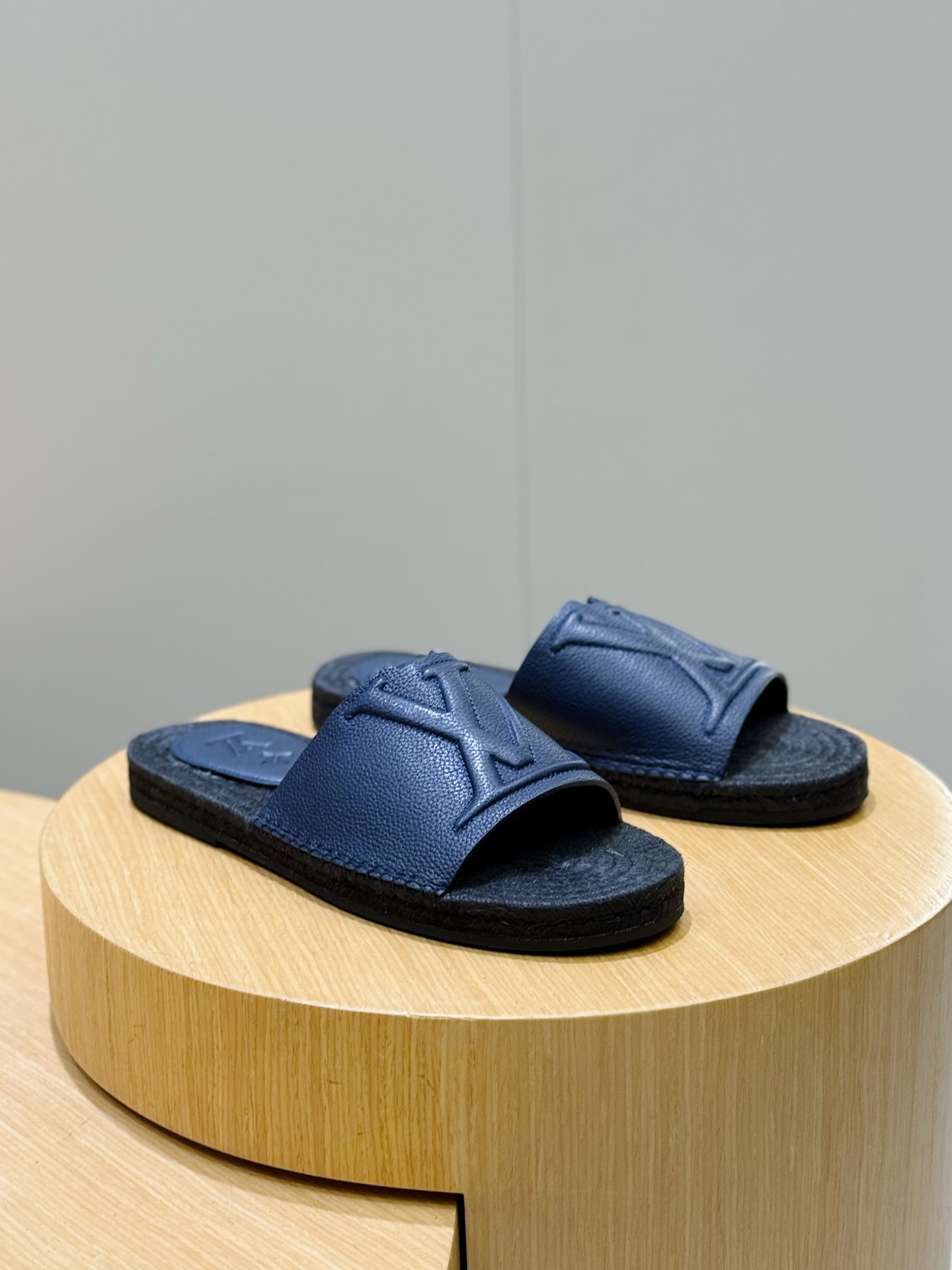 LV 루이비통 로고 주트(Jute) 슬라이드 슬리퍼 샌들 신발