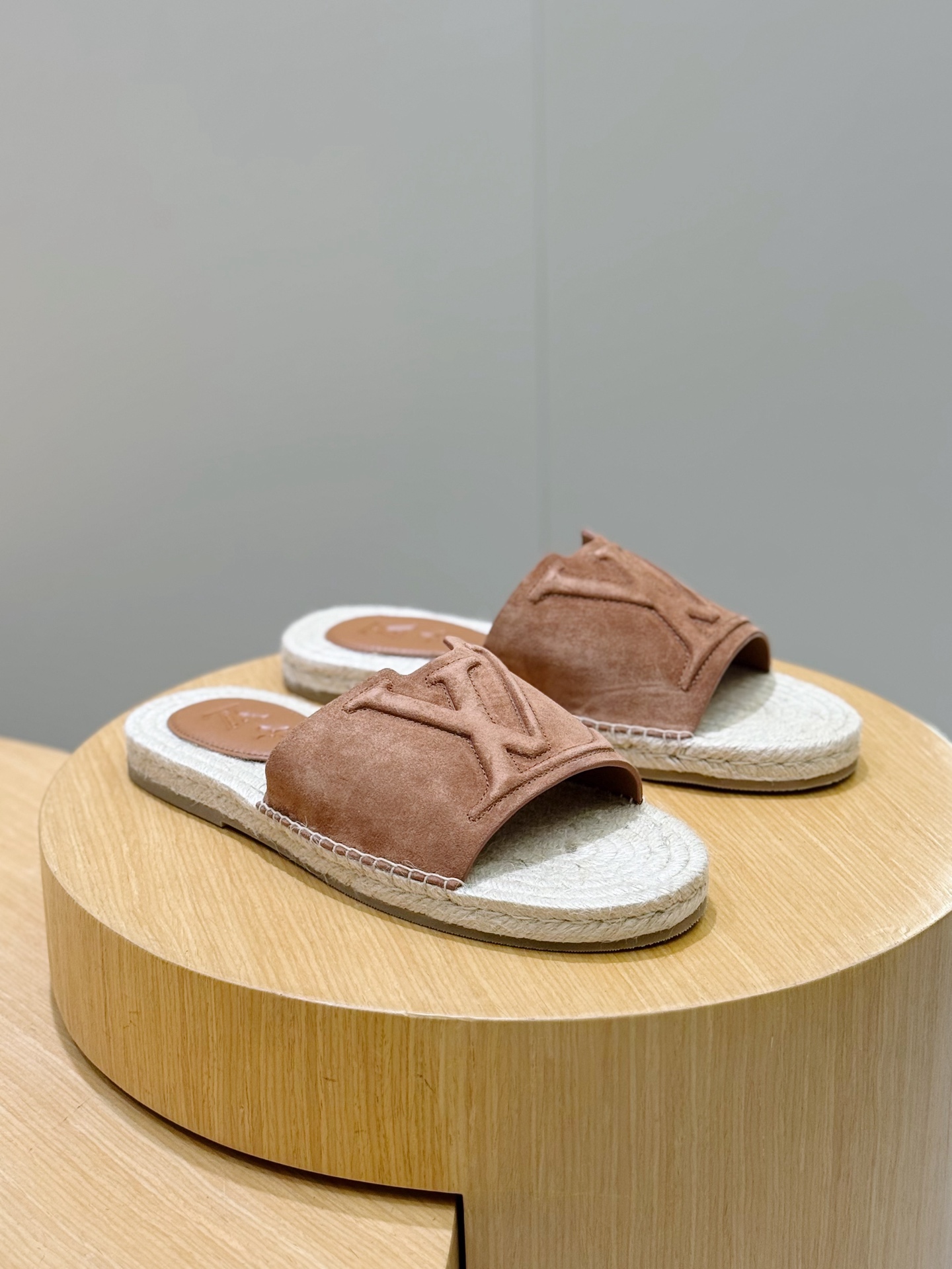 LV 루이비통 로고 주트(Jute) 슬라이드 슬리퍼 샌들 신발