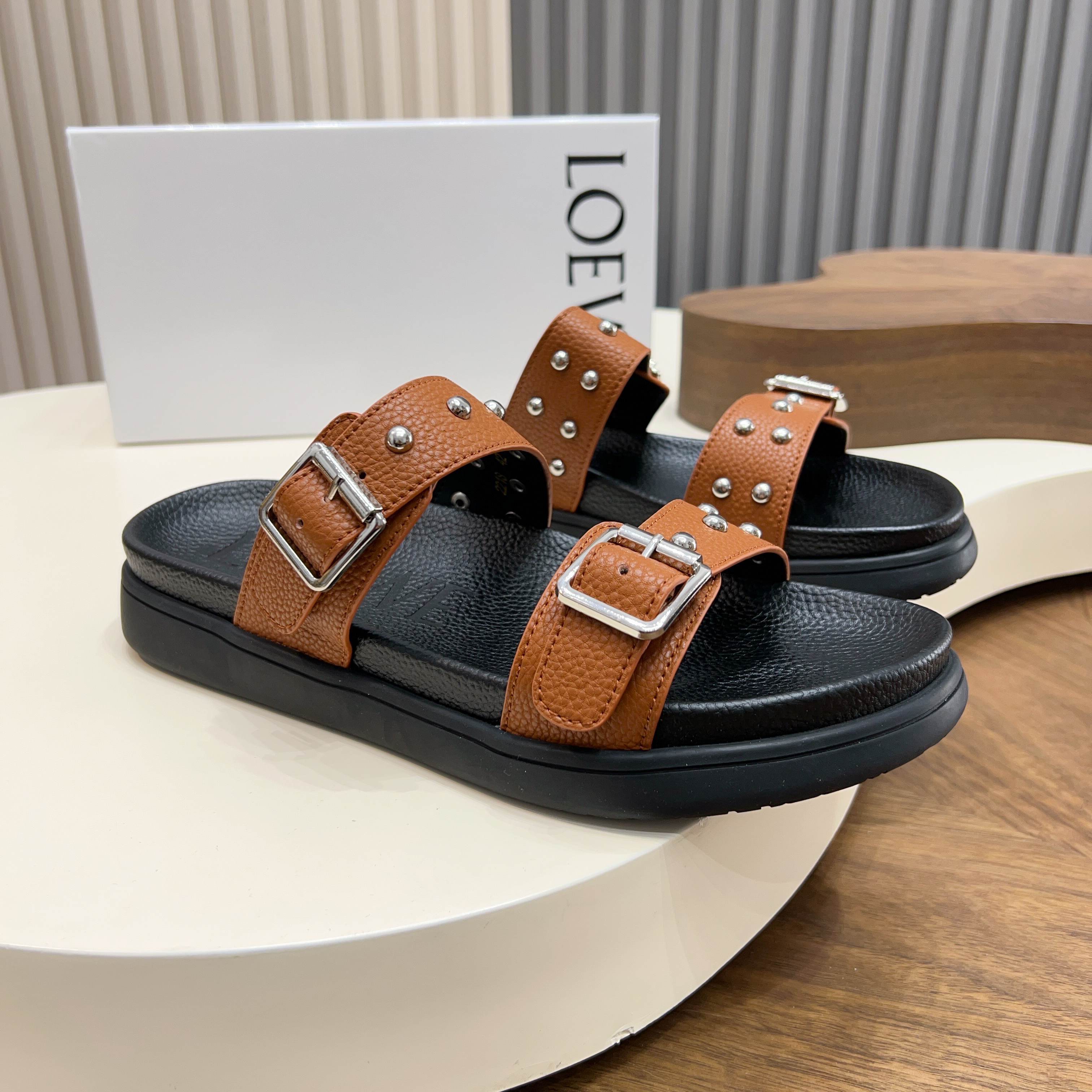 로에베(Loewe) 메탈 징 포인트 더블 스트랩 샌들 슬리퍼 신발