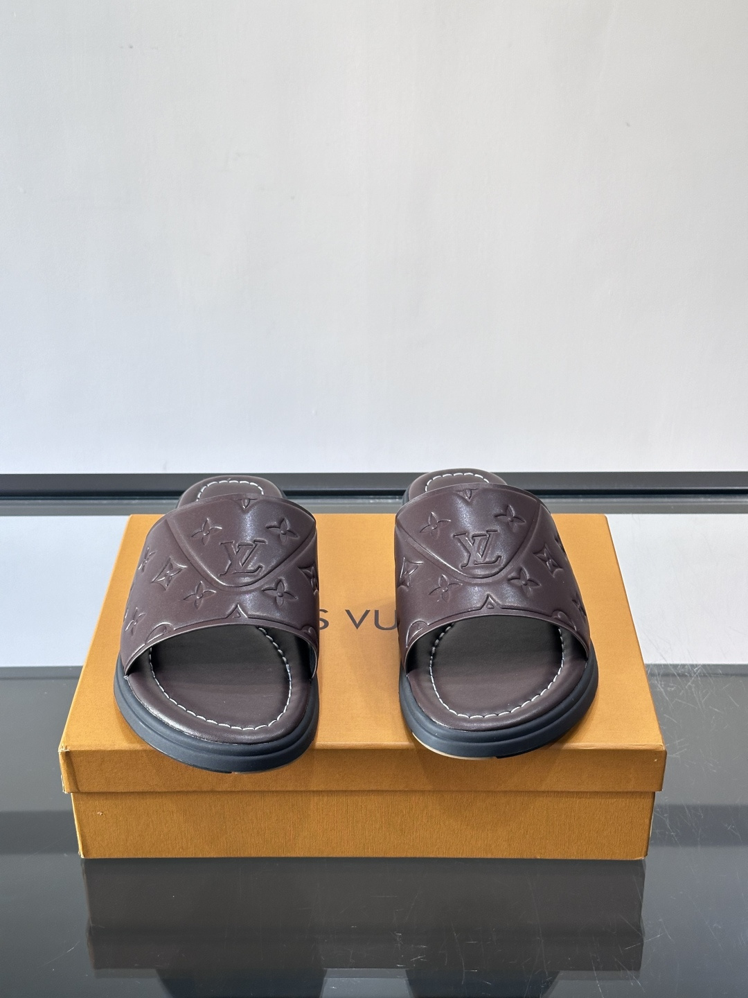LV 루이비통 컬렉션 미니멀 플랫 슬라이드 슬리퍼 샌들 신발