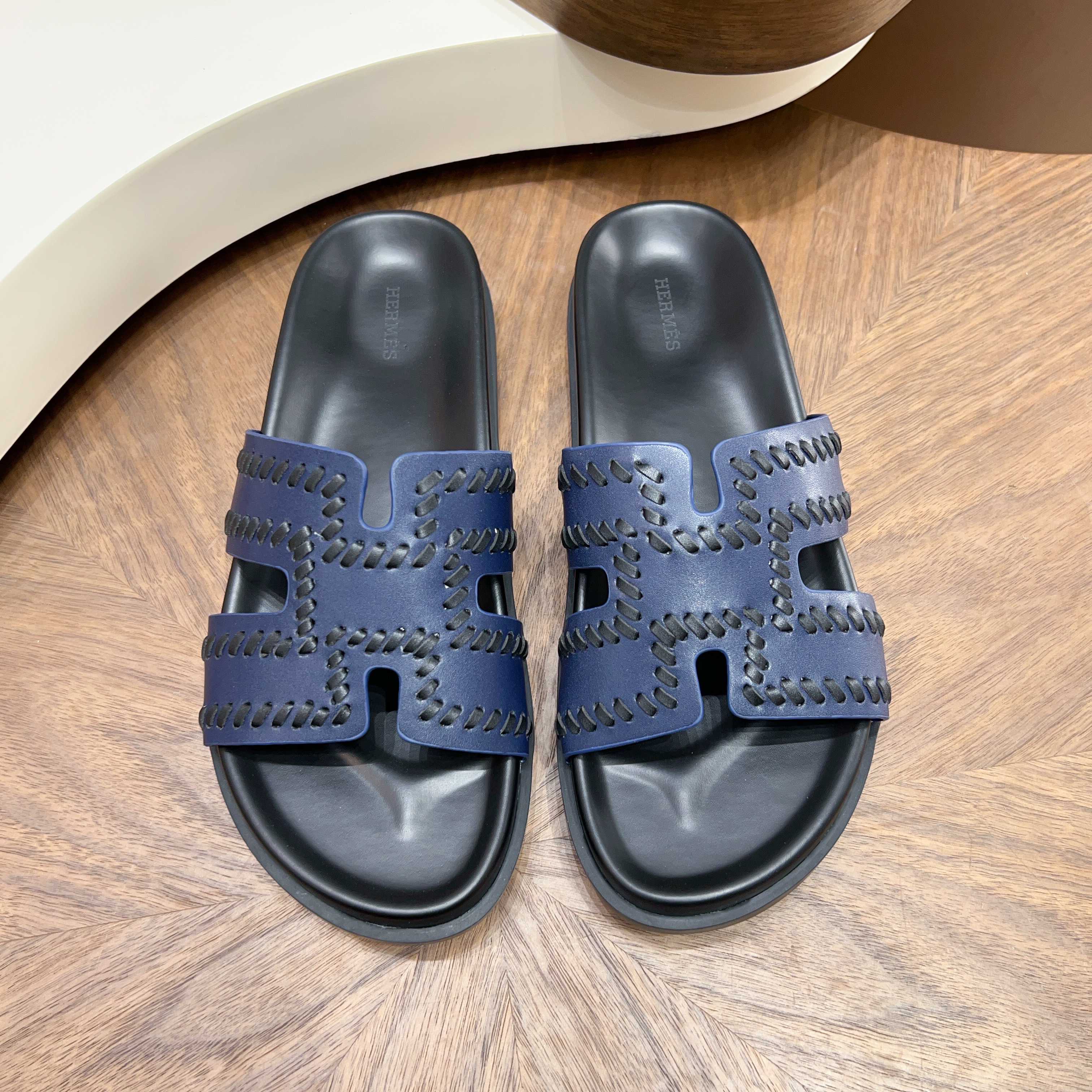 에르메스(Hermes) 수공예 가죽 스트랩 H-버클 샌들 슬리퍼 신발