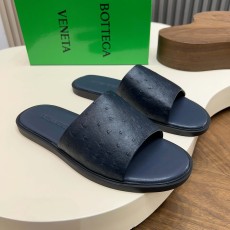 BOTTEGA VENETA BV 보테가 베네타 엠보 카프스킨 와이드 슬라이드 슬리퍼 샌들 신발