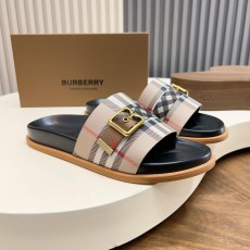 버버리(Burberry) TB 메탈 로고 크로스 레더 샌들 슬리퍼 신발