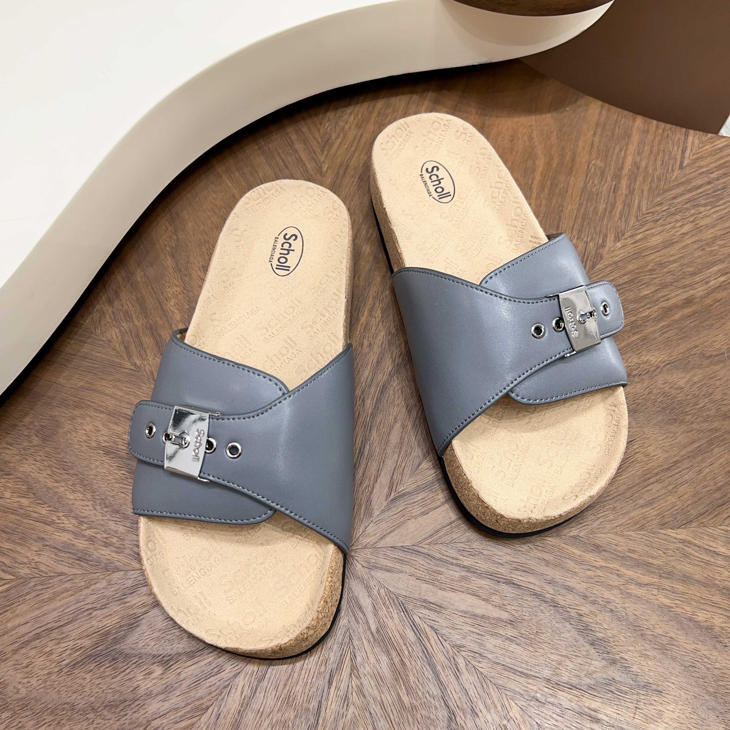 발렌시아가(Balenciaga) 버클 코르크 샌들 슬리퍼 신발