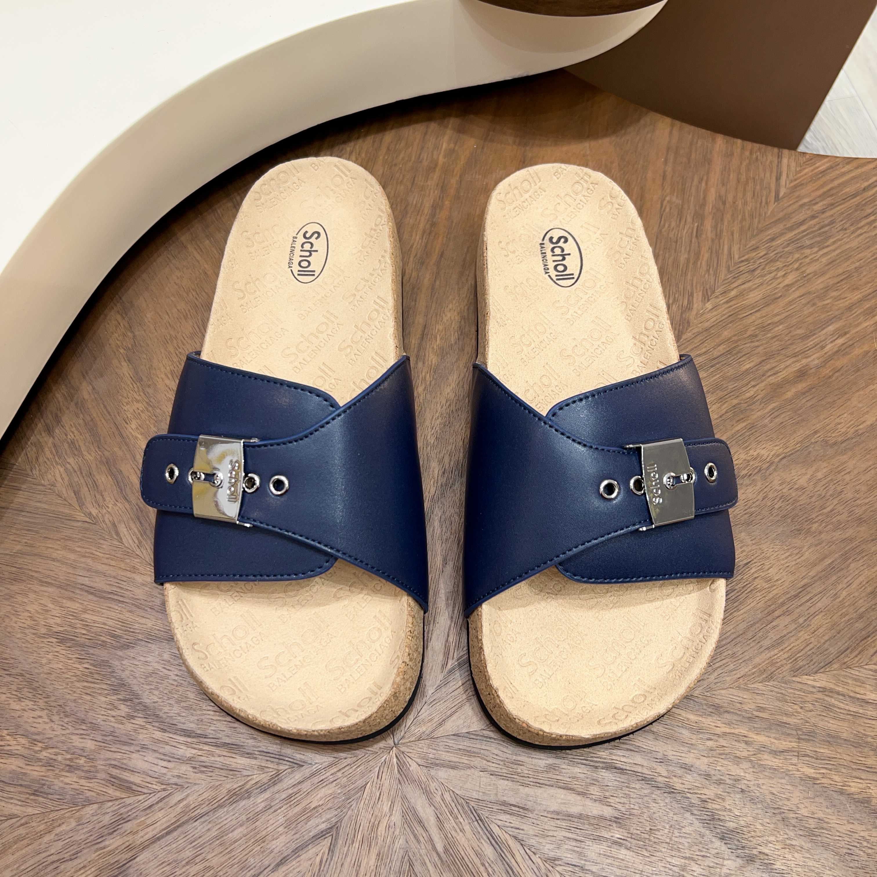 발렌시아가(Balenciaga) 버클 코르크 샌들 슬리퍼 신발