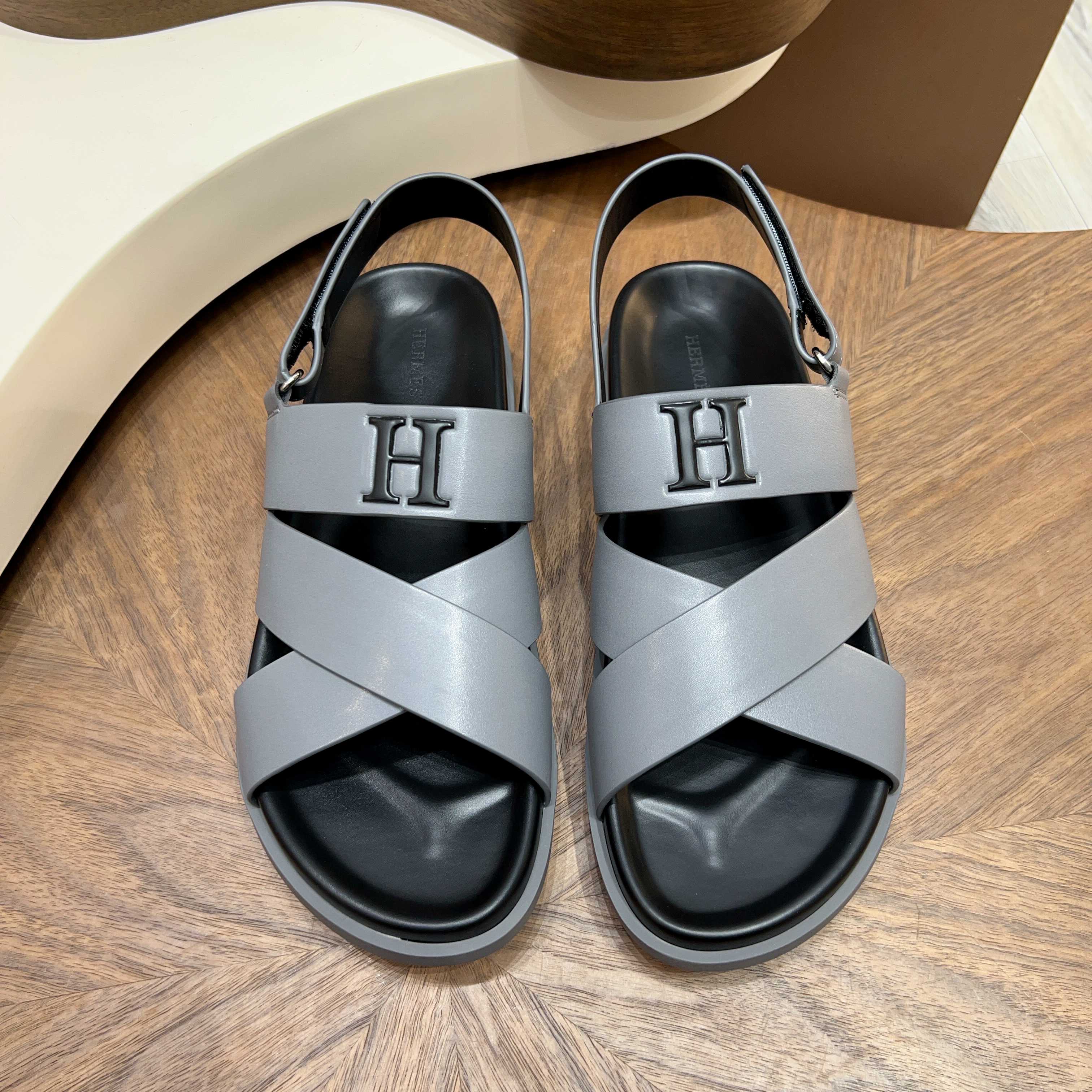 에르메스(Hermes) 메탈 장식 샌들 슬리퍼 신발