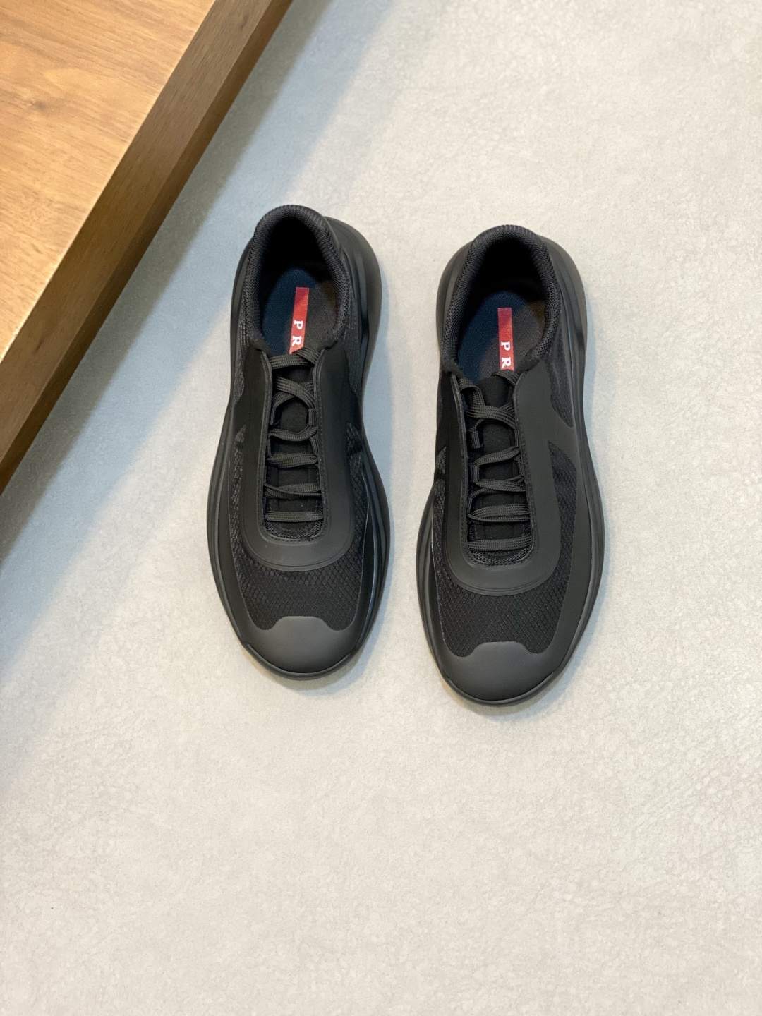 프라다(Prada) 리나일론 & 바이크 테크니컬 스니커즈 신발