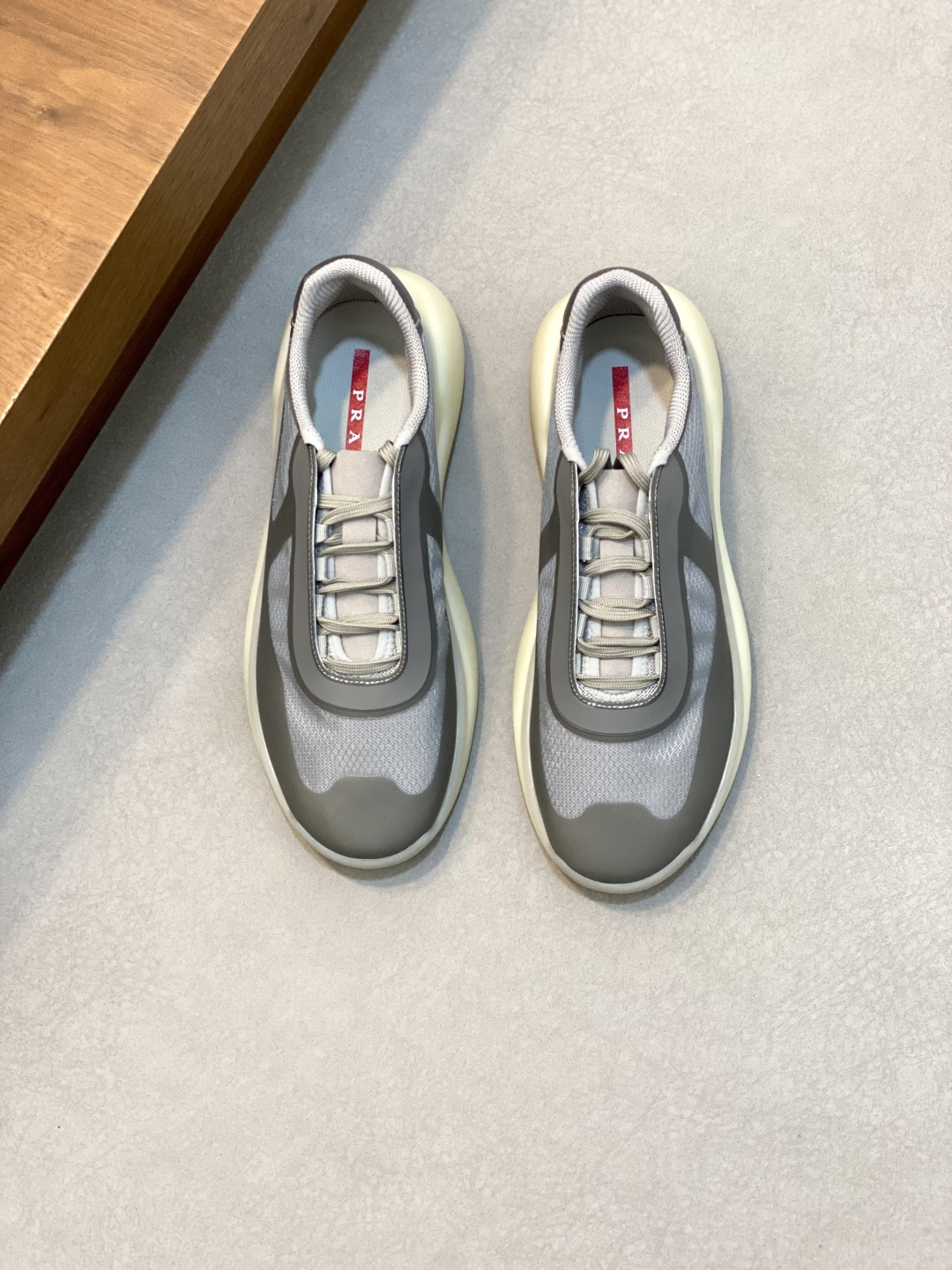 프라다(Prada) 리나일론 & 바이크 테크니컬 스니커즈 신발