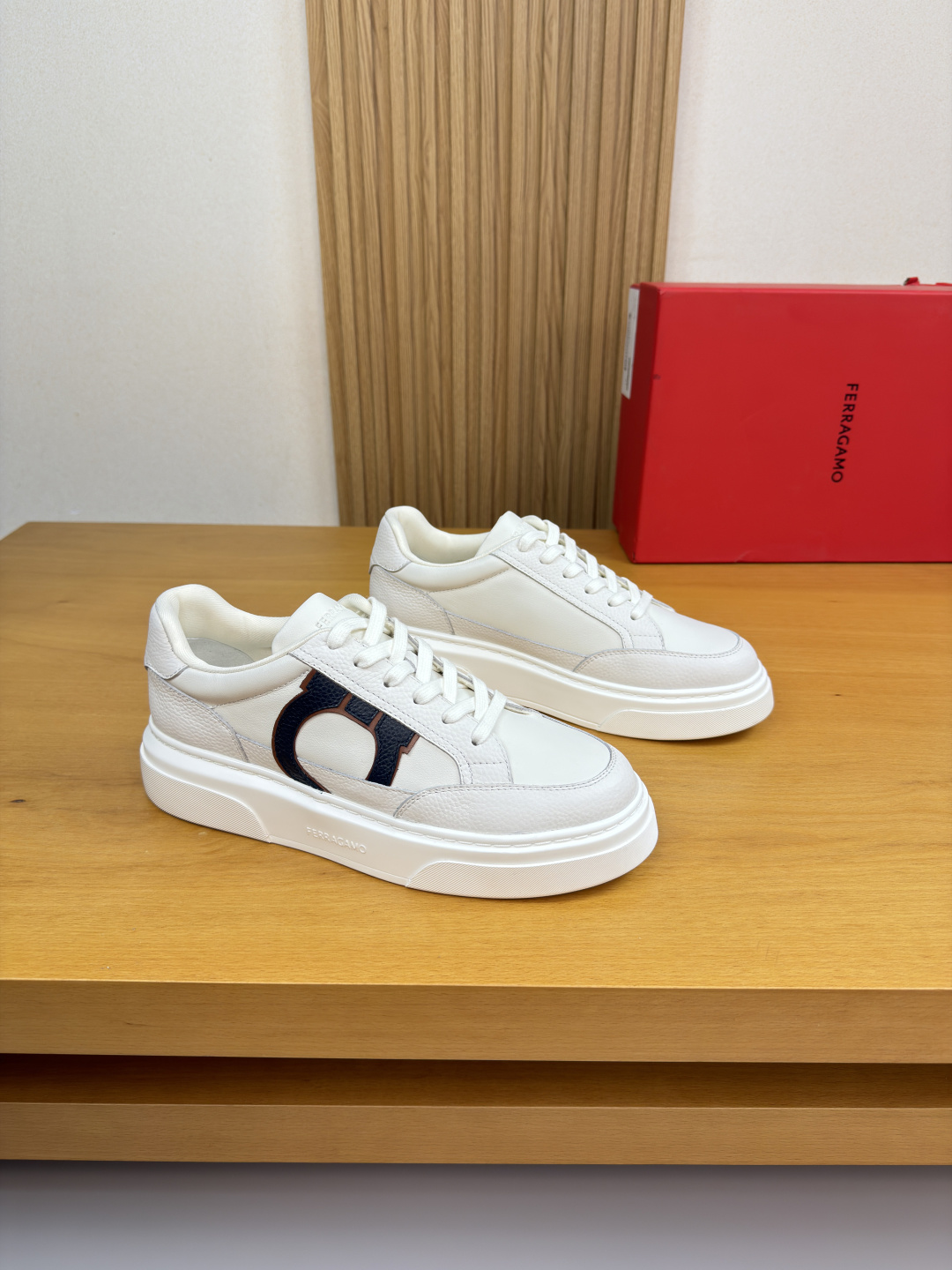 페라가모(Ferragamo) 나파 & 리치 프리미엄 스니커즈 신발