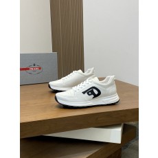 프라다(Prada) 밀라노 로고 지오메트릭 스티치 스니커즈 신발