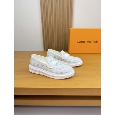 루이비통(LV) 나파 레더 & 모노그램 마크 스티치 스니커즈 슬립온 로퍼 신발