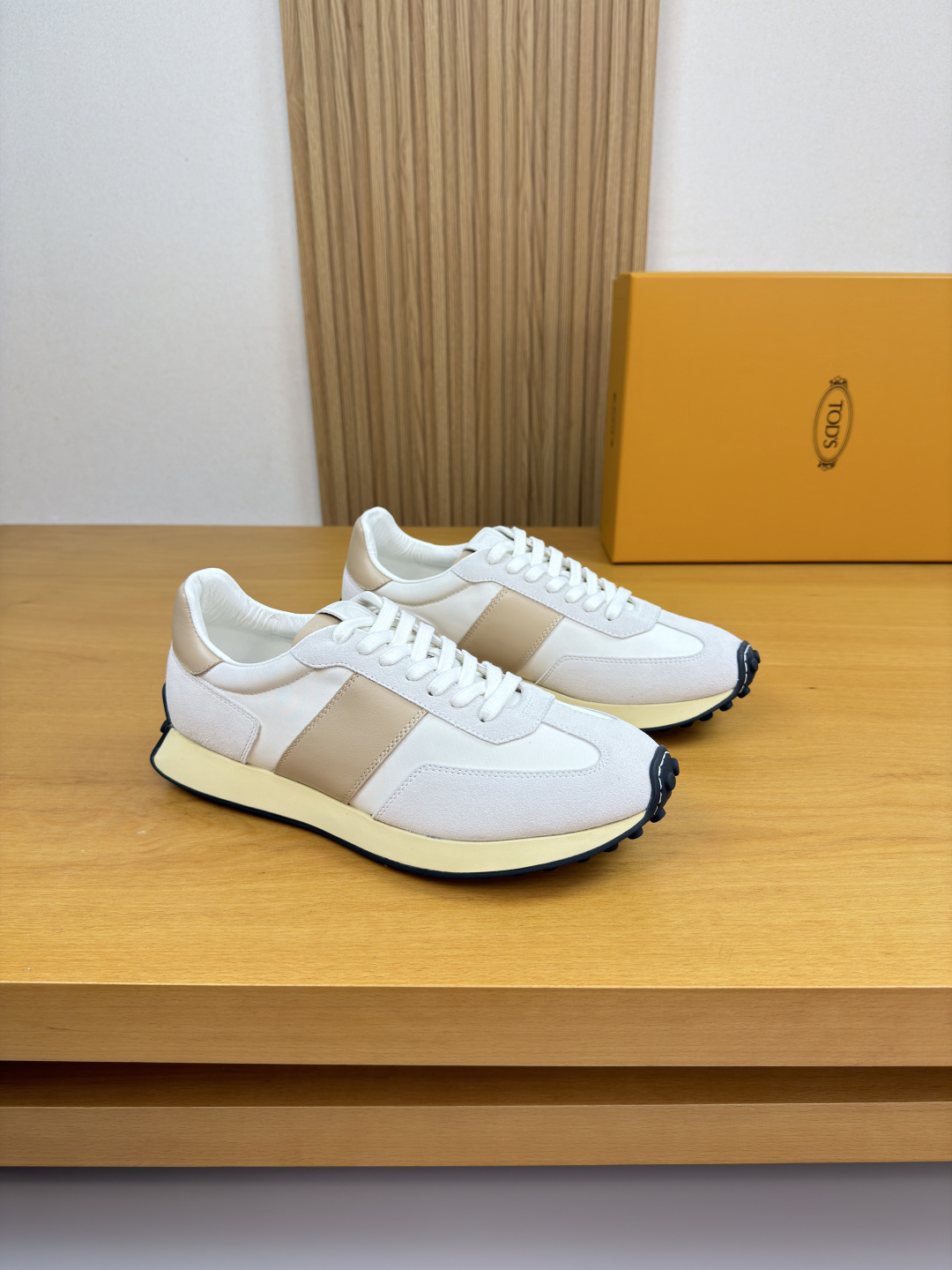 토즈(Tod's) 나파 & 스웨이드 하이테크 스니커즈 신발