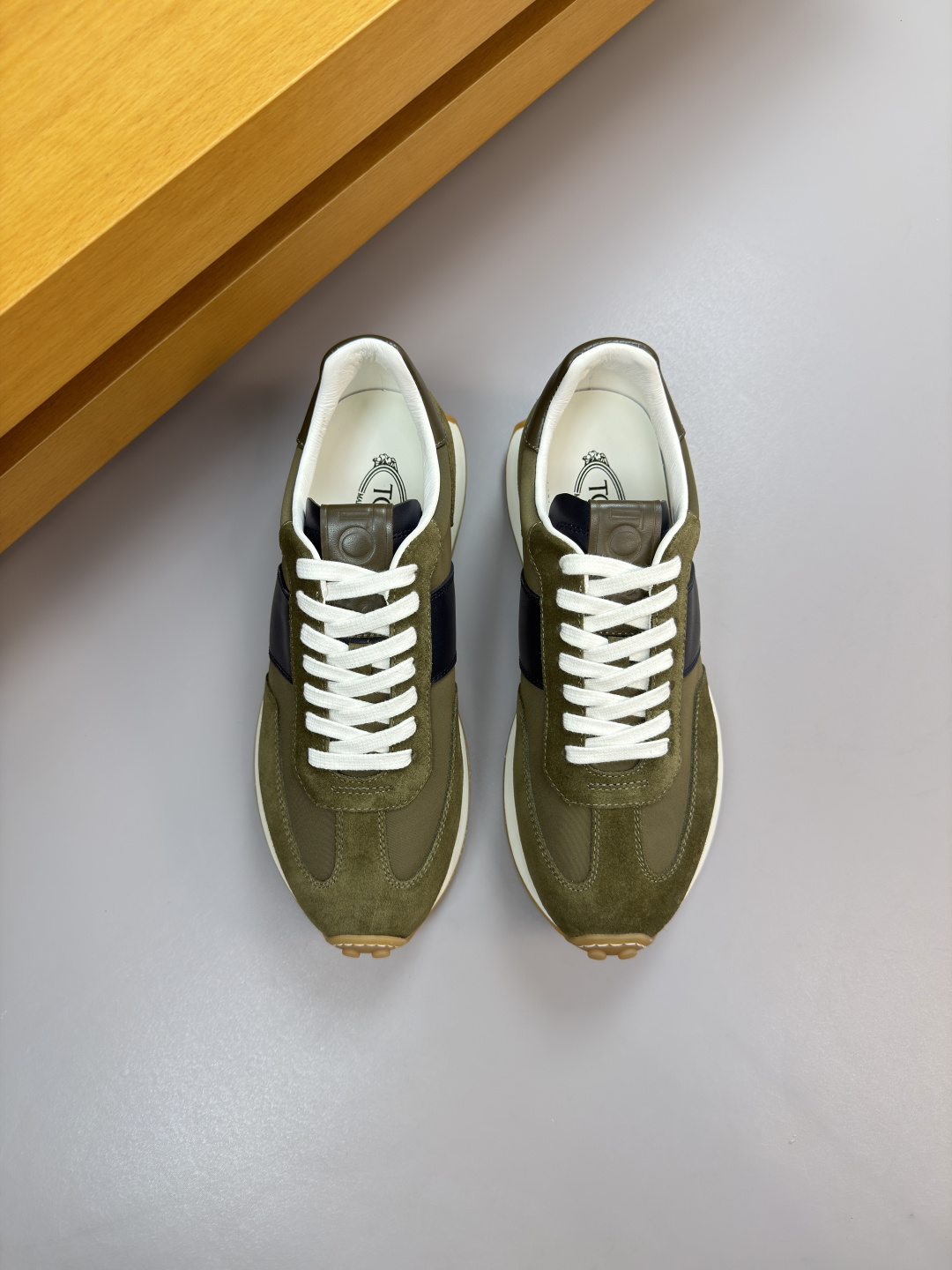 토즈(Tod's) 나파 & 스웨이드 하이테크 스니커즈 신발