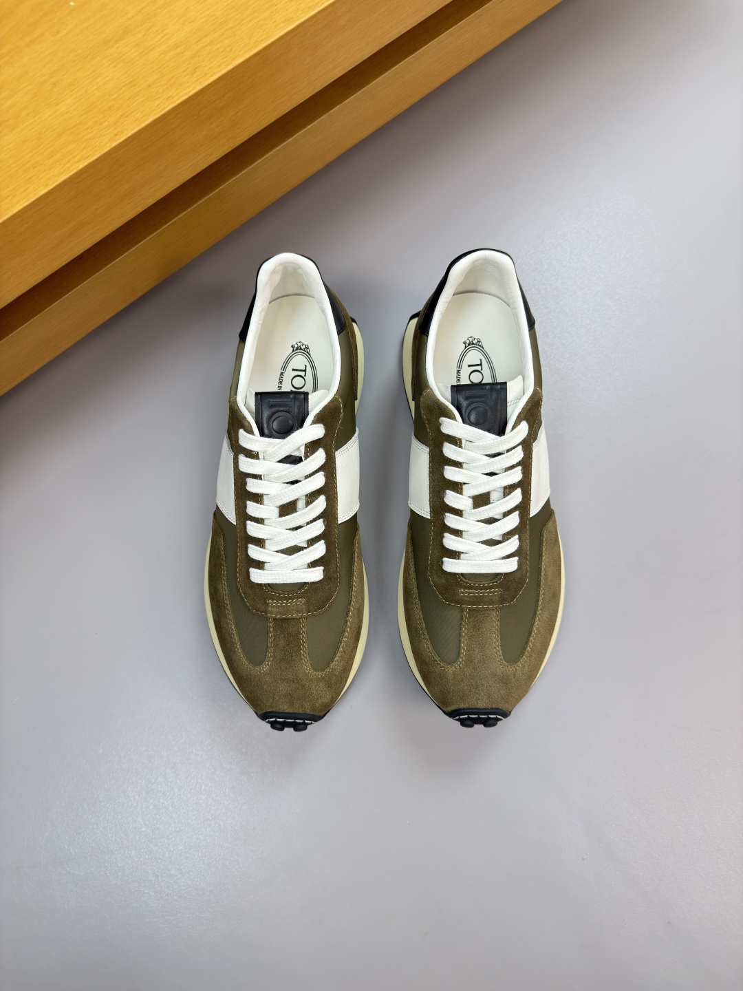 토즈(Tod's) 나파 & 스웨이드 하이테크 스니커즈 신발