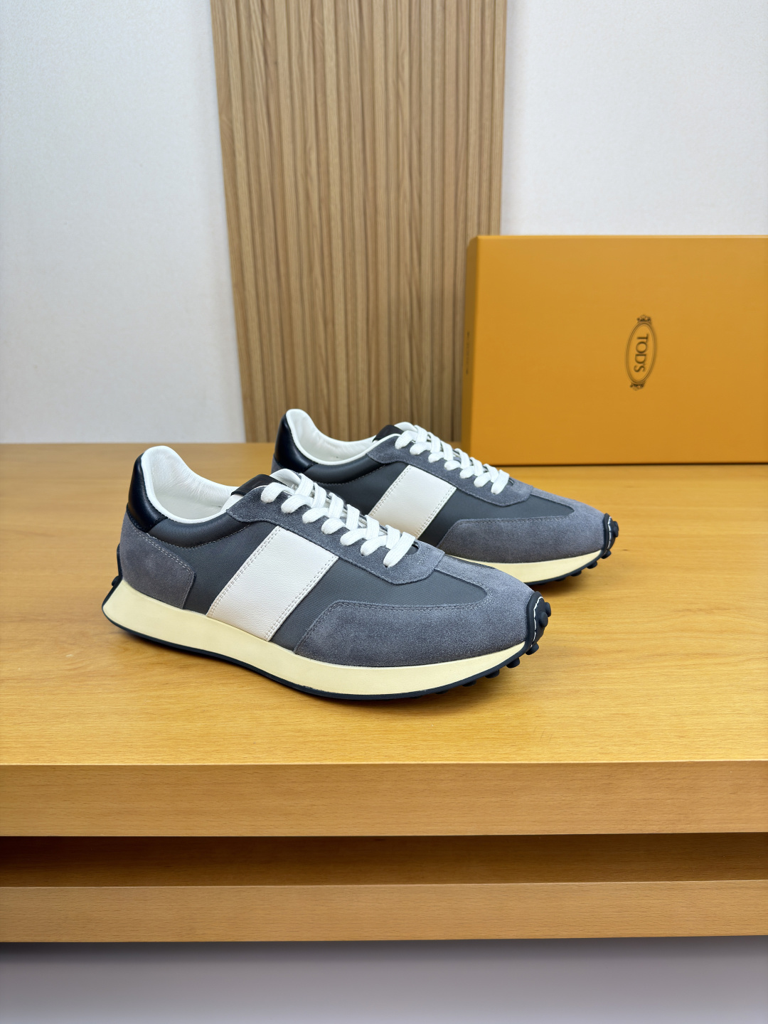 토즈(Tod's) 나파 & 스웨이드 하이테크 스니커즈 신발