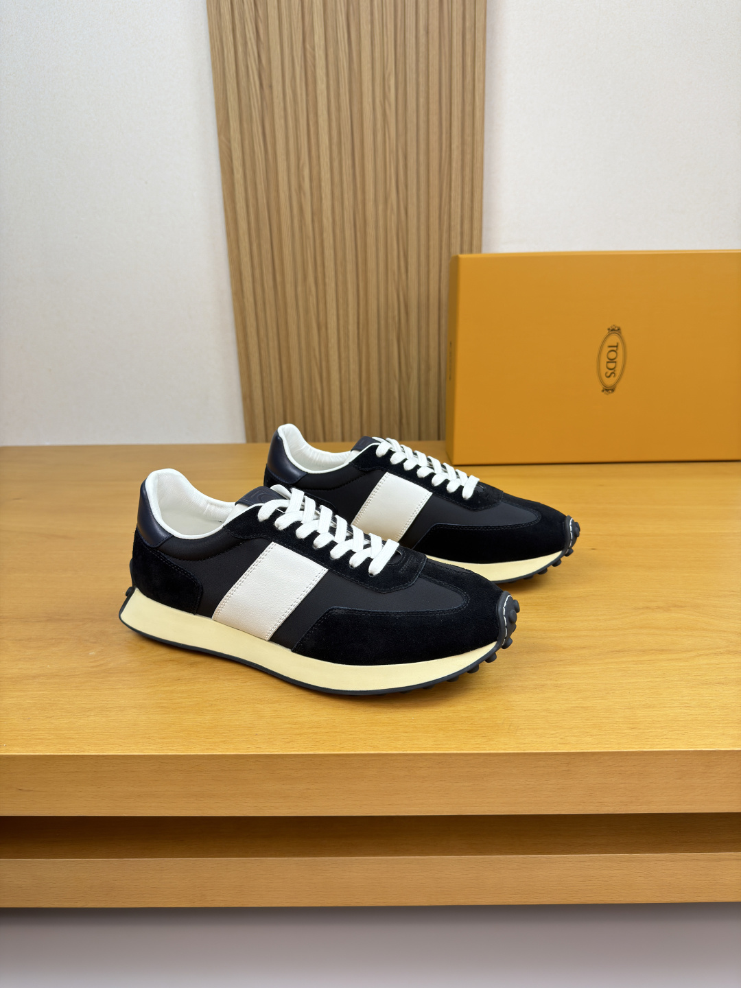 토즈(Tod's) 나파 & 스웨이드 하이테크 스니커즈 신발