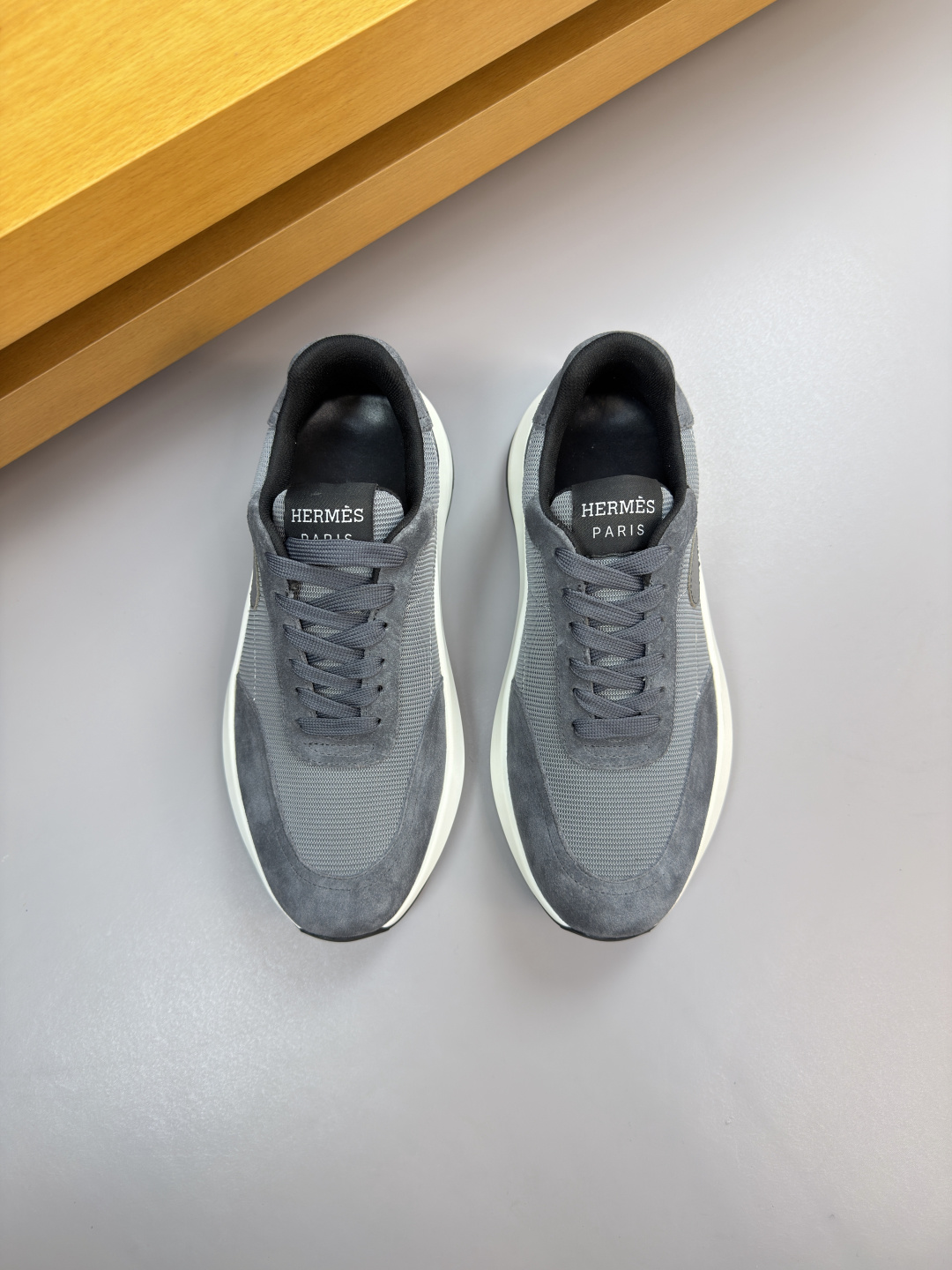 에르메스(Hermes) 실크 스웨이드 & 캔버스 믹스 스니커즈 신발