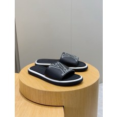 루이비통(LV) 워터프론트(Waterfront) 모노그램 워터프루프 슬리퍼 신발