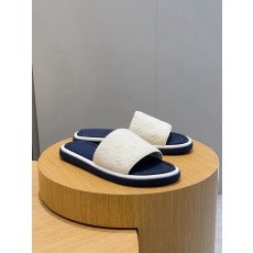 루이비통(LV) 워터프론트(Waterfront) 모노그램 워터프루프 슬리퍼 신발