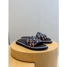 루이비통(LV) 워터프론트(Waterfront) 모노그램 워터프루프 슬리퍼 신발