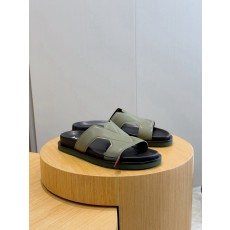 루이비통(LV) 오아시스(OASIS) 모노그램 스웨이드 뮬 슬리퍼 샌들 신발