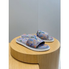 루이비통(LV) 워터프론트(Waterfront) 모노그램 워터프루프 슬리퍼 신발