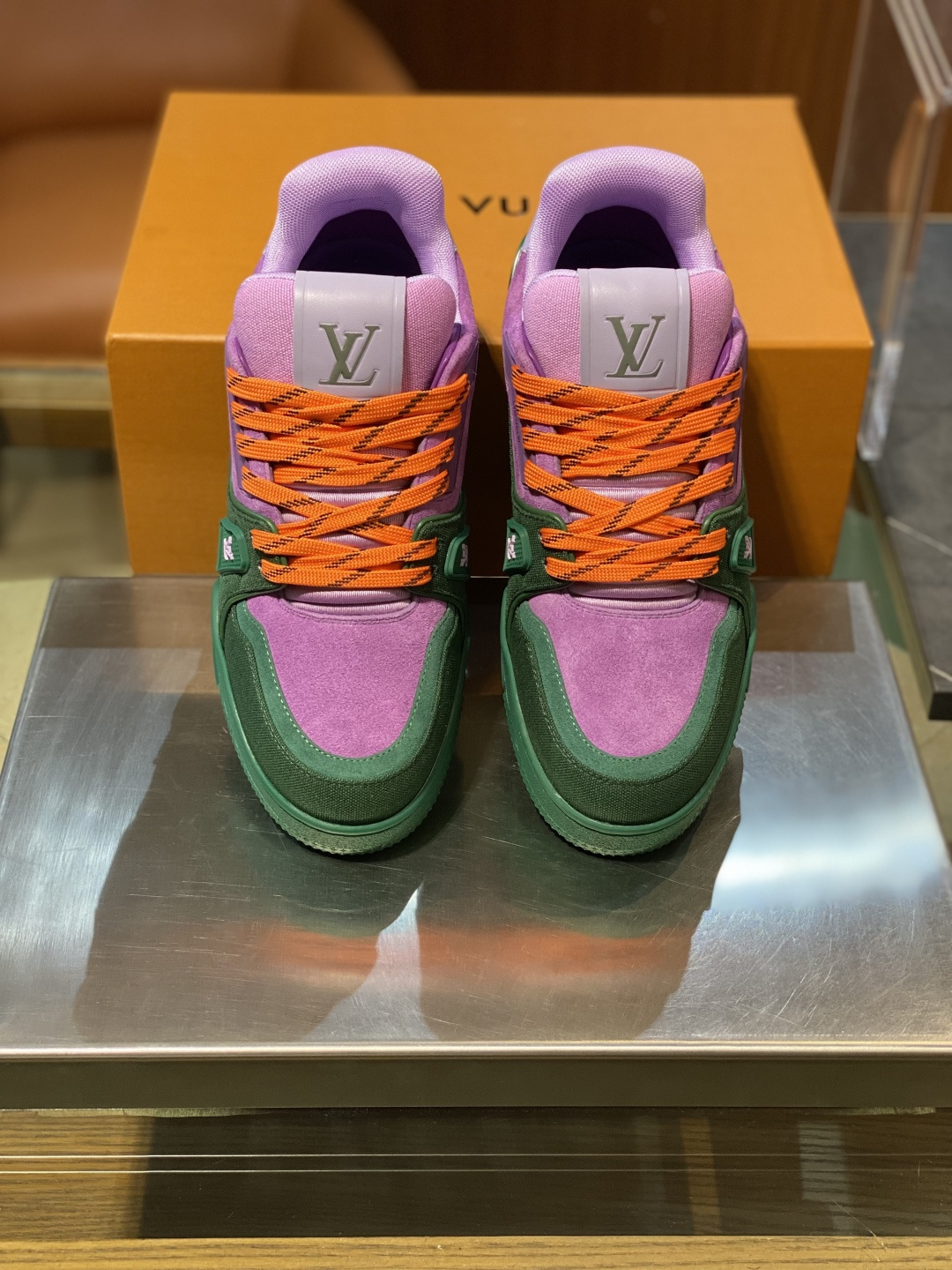 루이비통(LV) 트레이너(Trainer) 스웨이드 콤비 하이크 스니커즈 신발