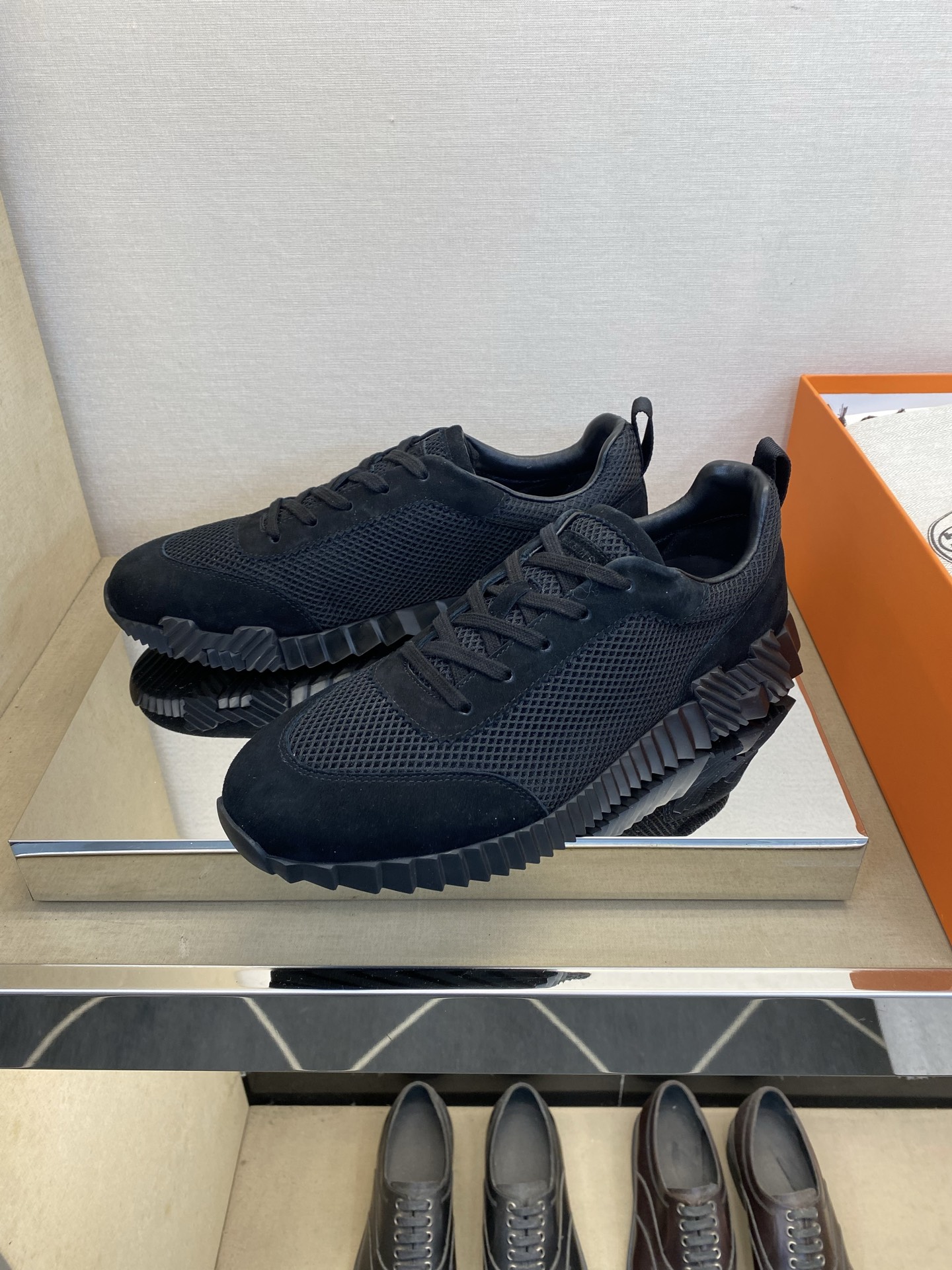 에르메스(Hermes) 클래식 테크니컬 나일론 & 스웨이드 스니커즈 신발