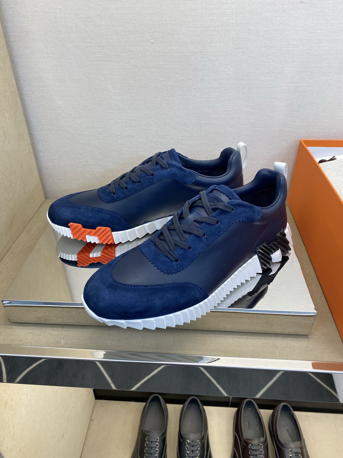 에르메스(Hermes) 클래식 테크니컬 나일론 & 스웨이드 스니커즈 신발